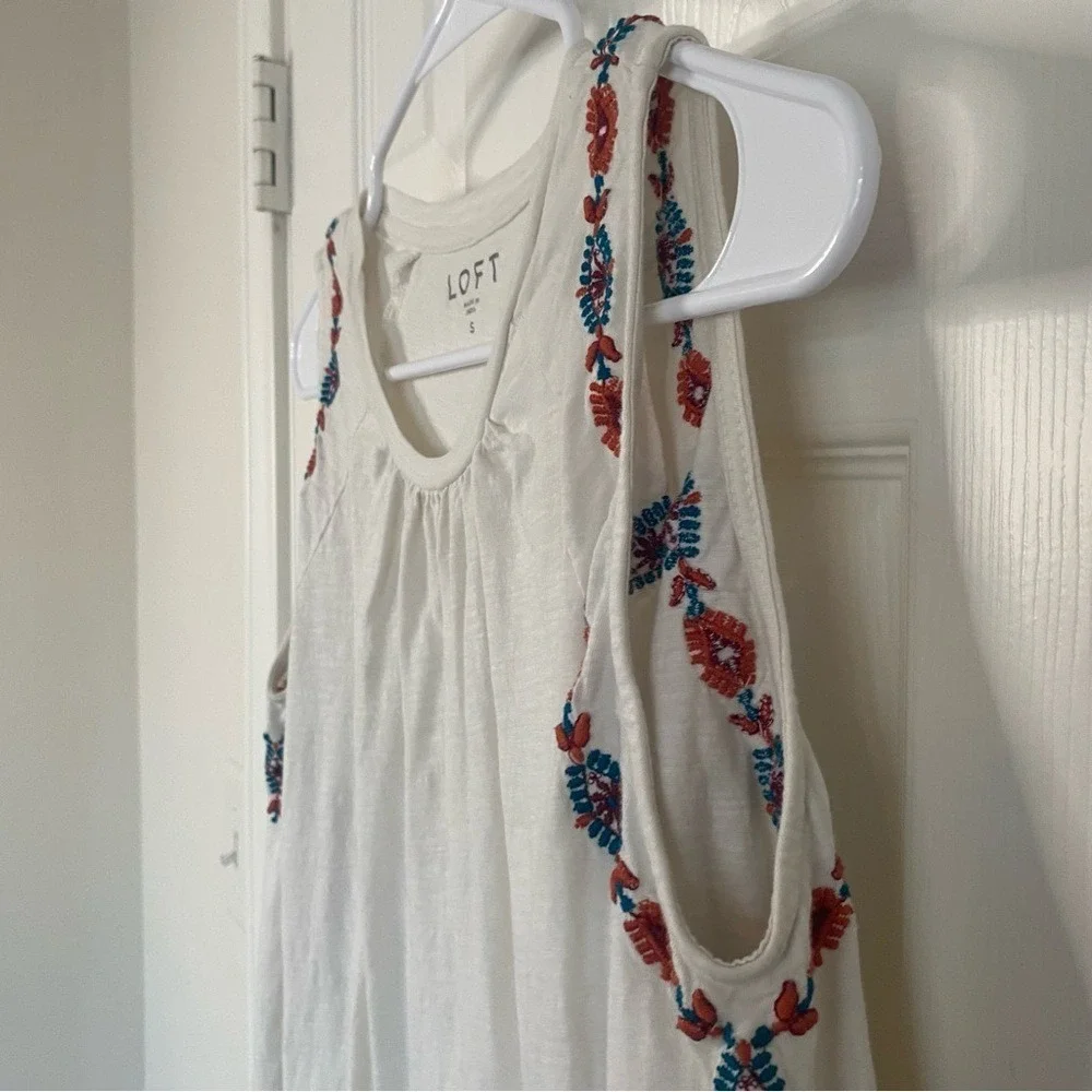 LOFT Womens Small Cream Embroidered Flower Cold Shoulder Top Spring Casual Top‎